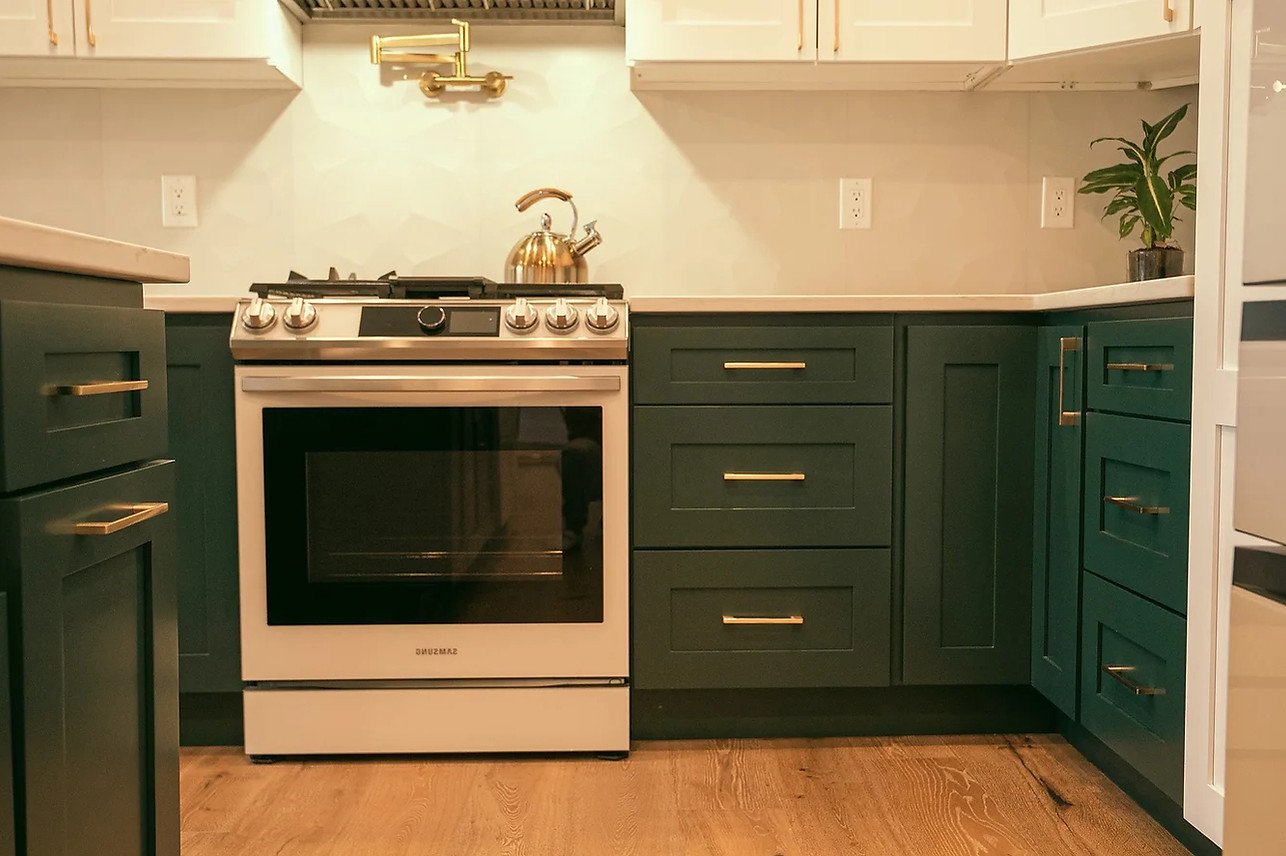 Hunter Green Shaker shaker kitchen cabinets